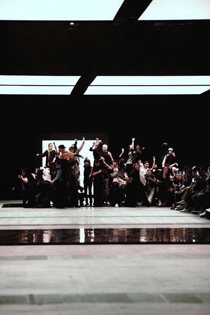 2_chanel_2022-23-metiers-dart-collection-in-tokyo-pre-show-performance_copyright-chanel-2-LD.jpg