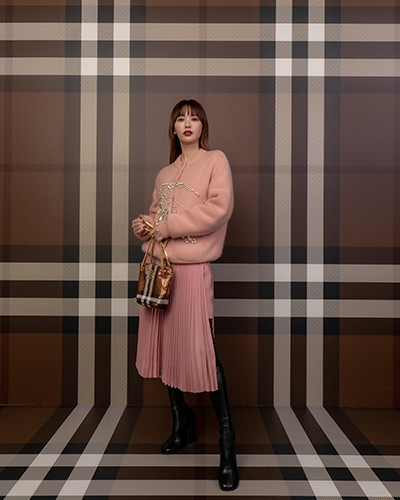 3_BURBERRY_LOLA-EVENT_Emi-Suzuki-220920.jpg