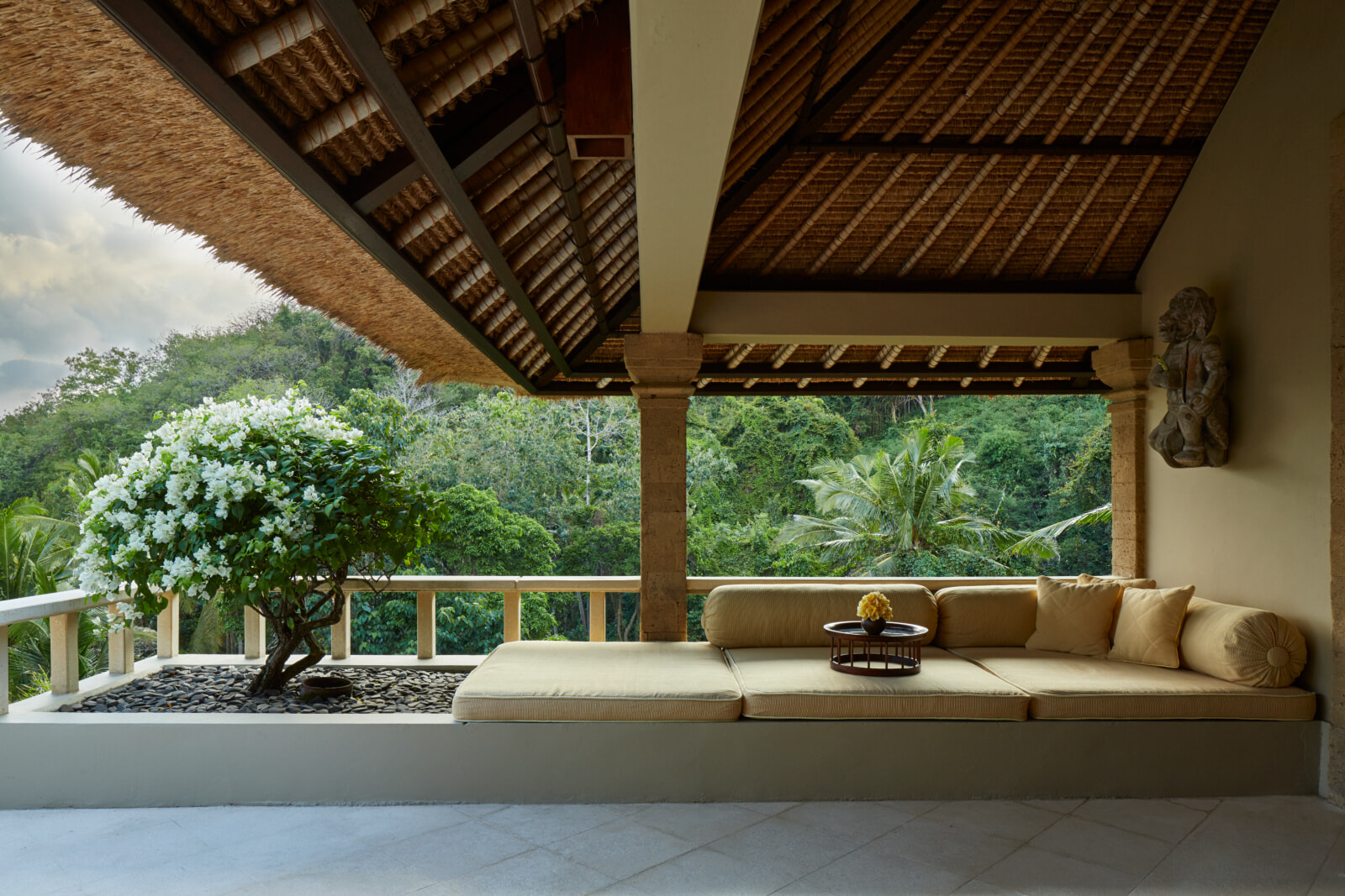 ４：Amankila, Indonesia - Garden Suite Terrace_11519.jpg