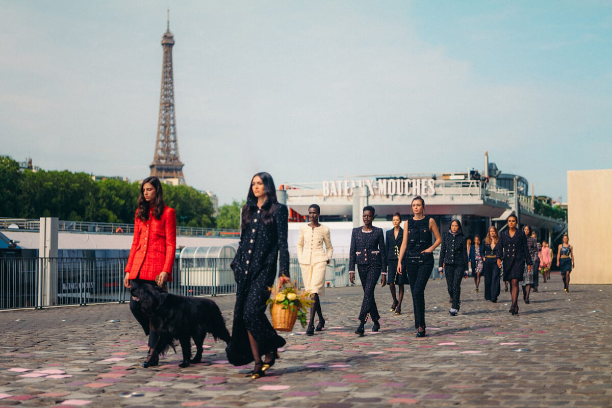 A__chanel_fw-2023-24-hc-show-ambiance-pictures_copyright-chanel-16-LD.jpg