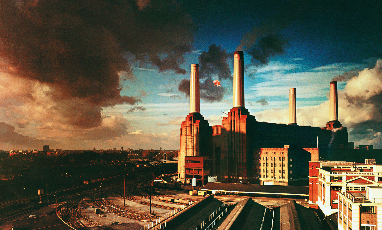 ４）【(c)Pink Floyd】HAPO4378_M_1977_PinkFloyd_Animals_AlbumArt_20_PF_CC.png