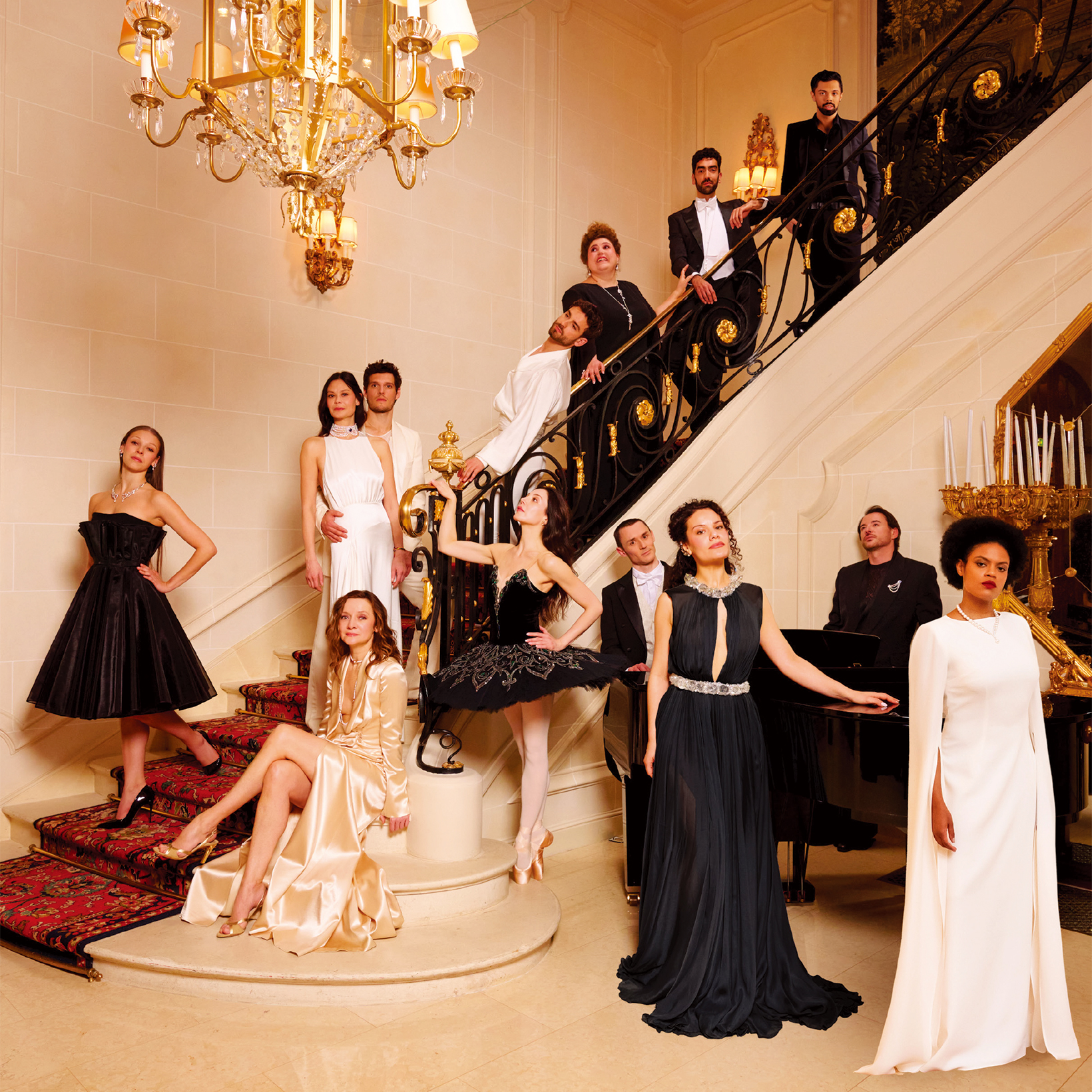 星降る夜にリッツ・パリの庭園とシャンパーニュ、そしてエトワールたちのダンス。