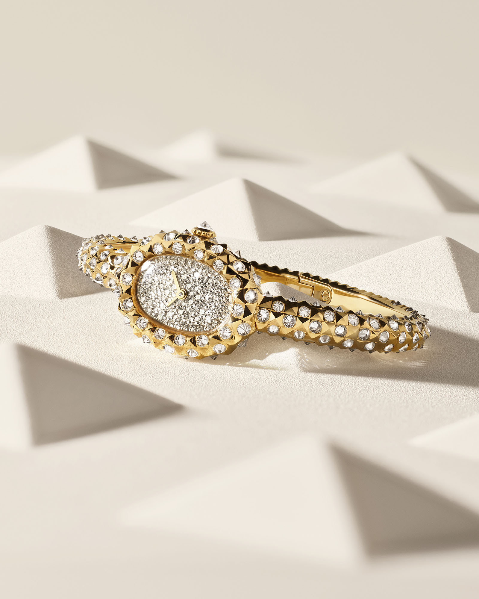 カルティエが新作を発表！ 究極のエレガンスを宿す、ジュエリーウォッチ3選。