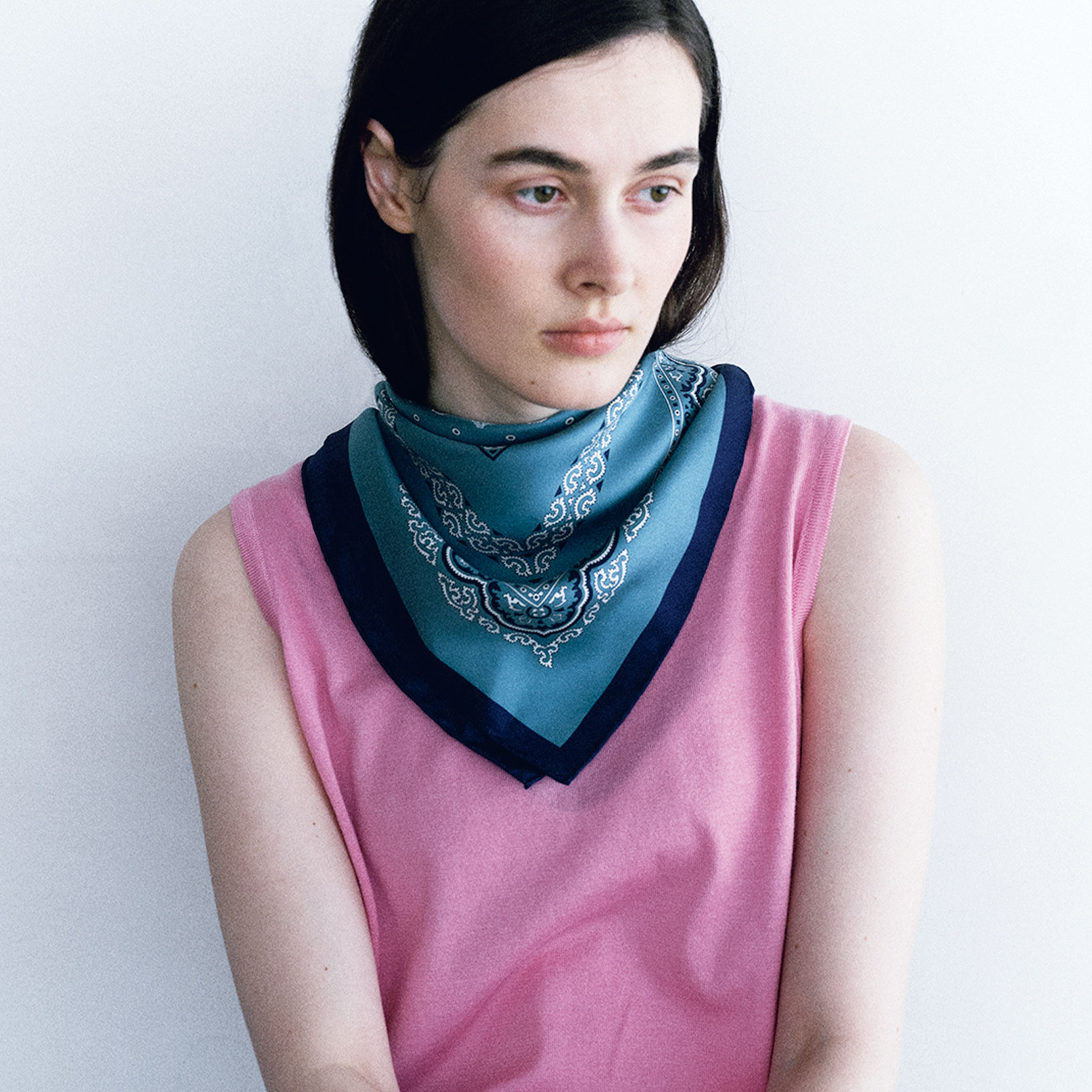 スカーフさえあれば。【フレンチシックの新スタンダード】