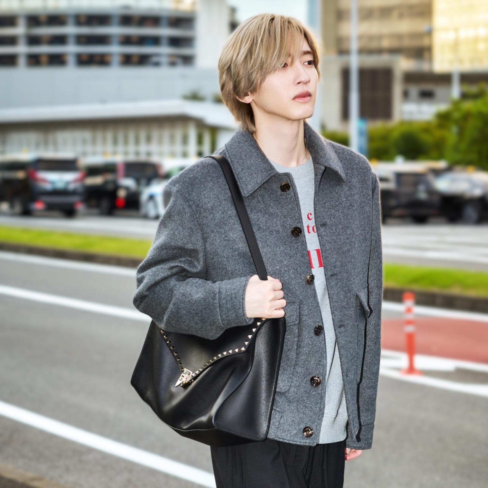 道枝駿佑、アンバサダーとしてパリへ！ 全身ヴァレンティノの空港ルックで王子の貫禄。