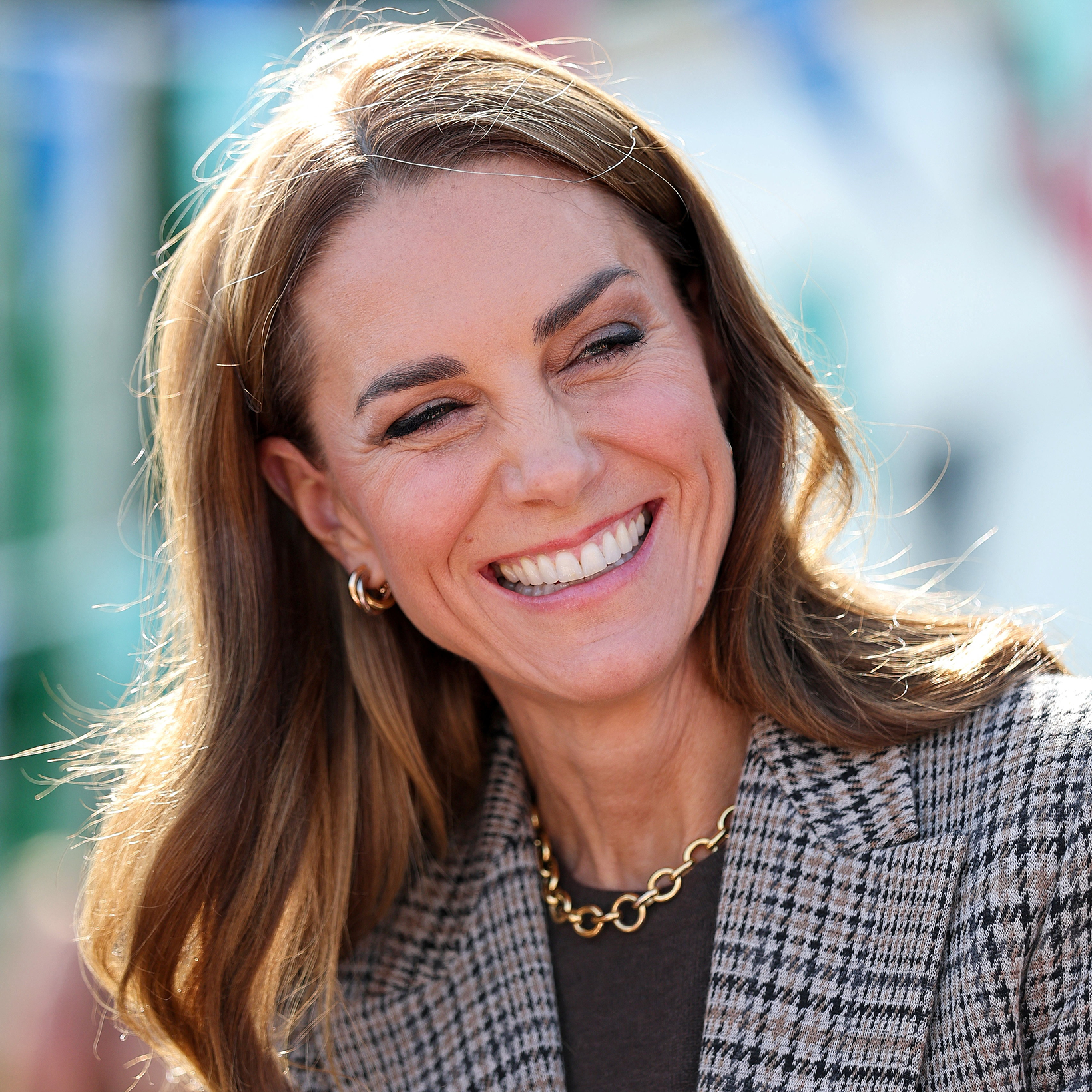 キャサリン皇太子妃、がん寛解後に24時間で3峰登頂。ウィリアム皇太子と子どもたちとの笑顔の写真を公開。