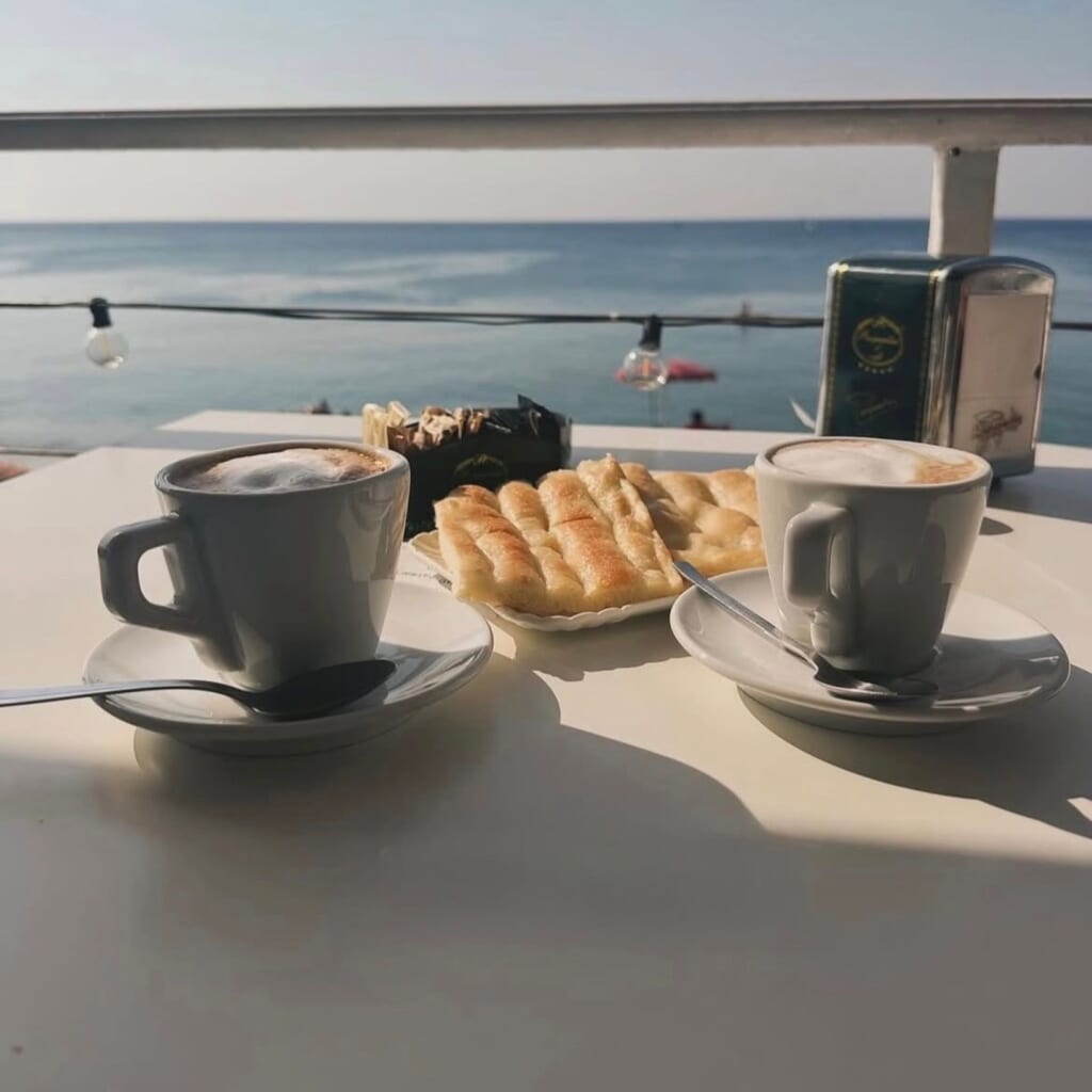 イタリアでは「隣の州に行くと食べるものから飲むワインまで変わる！」マッシがリグーリア州で海を眺めた子どもの頃の思い出。