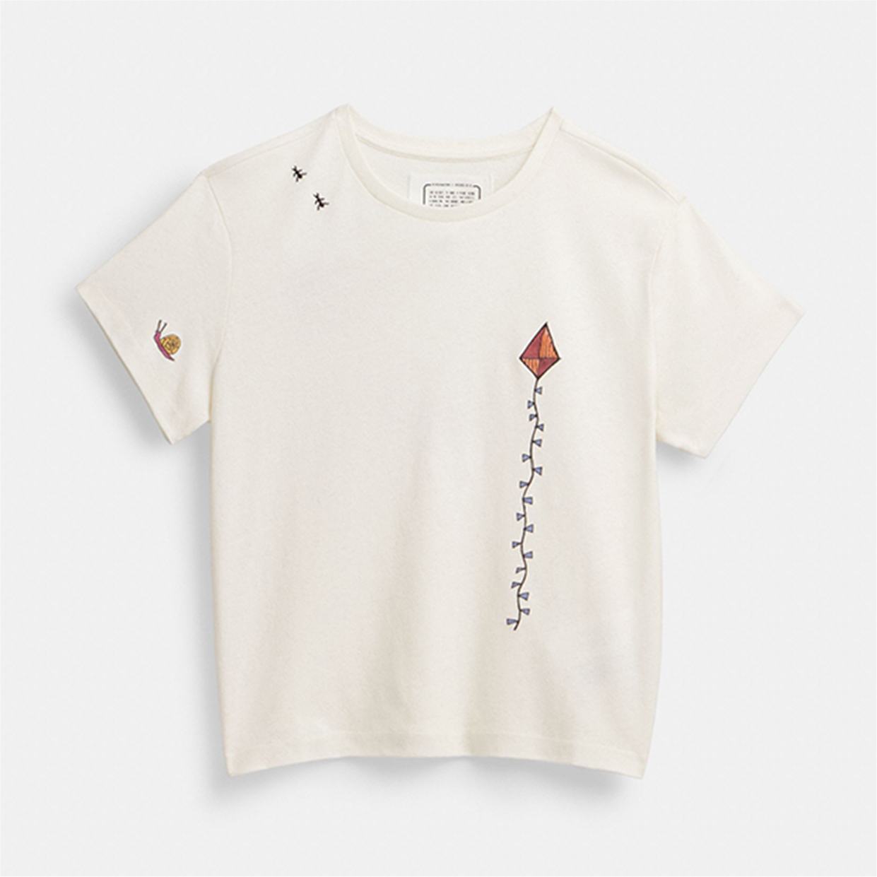 今夏の白Tシャツは大人の遊び心を弾ませて。