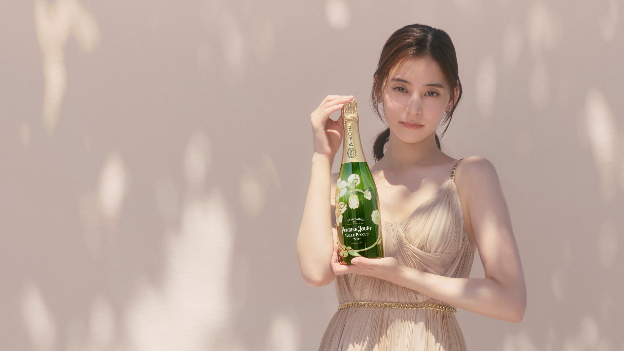 新木優子が導く、ペリエ ジュエの美しき味わい。｜lifestyle/gourmet｜madameFIGARO.jp（フィガロジャポン）