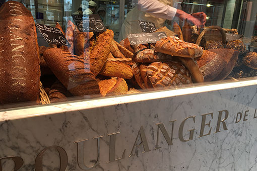 トゥール・ダルジャンのパン屋さんがパリ・セーヌ川沿いに。