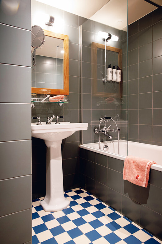 paris-202405-93-HoteldelaBoetie-bathroom.jpg