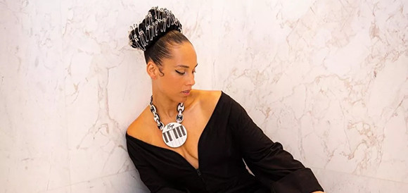 00-220414-alicia-keys-hair-style.jpg