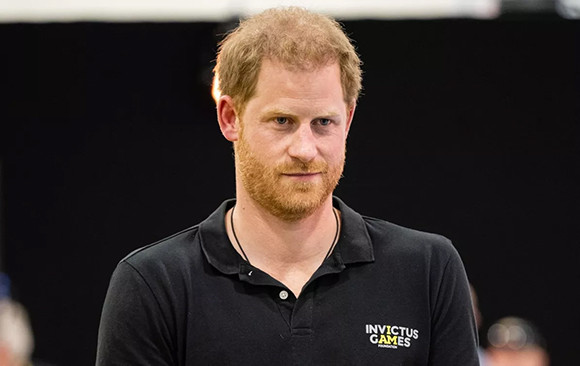 00-220421-prince-harry.jpg