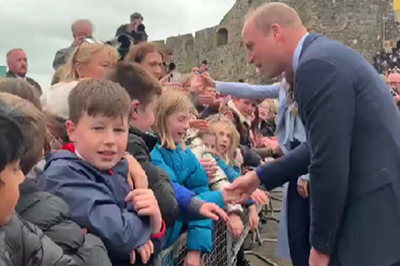 00-221011-prince-william-and-children.jpg