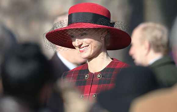 00-221026-the-crown.jpg