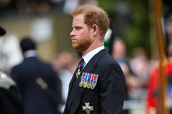 00-221116-prince-harry.jpg