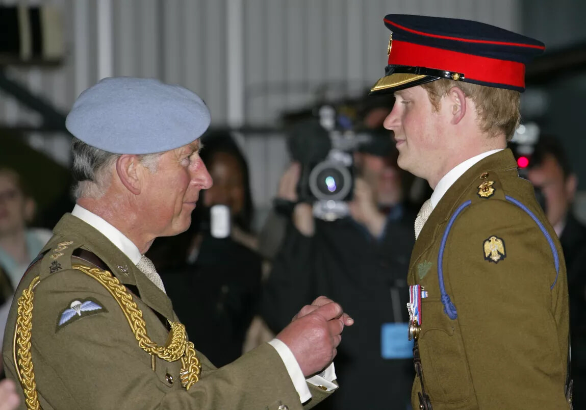 00-241125-charles-and-prince-harry.jpg