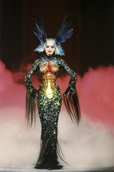 01-04-220125-thierry-mugler.jpg