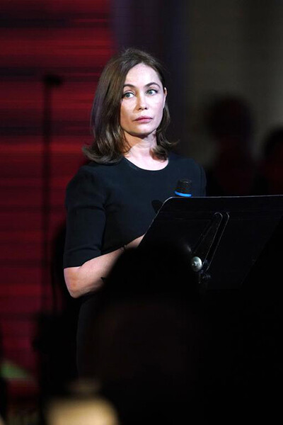 01-04-220126-emmanuelle-beart.jpg