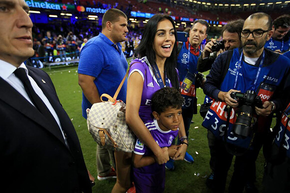 01-09-220128-georgina-rodriguez-et-cristiano-ronaldo.jpg