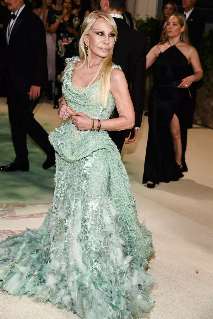 01-74-240508-met-gala.jpg