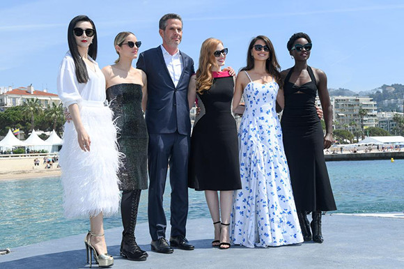 02-05-210707-marion-cotillard-penelope-cruz-et-jassecia-chastain-au-festival-de-cannes-2018-photo-3.jpg