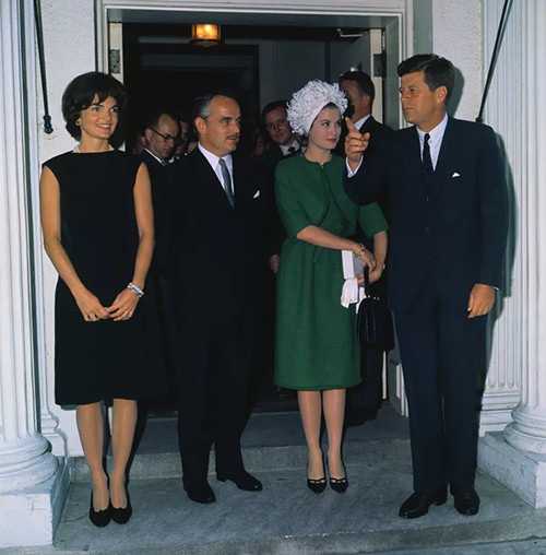 02-210622-jackie-kennedy-rainier-et-grace-de-monaco-jfk.jpg