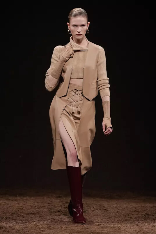 03-250311-hermes.jpg