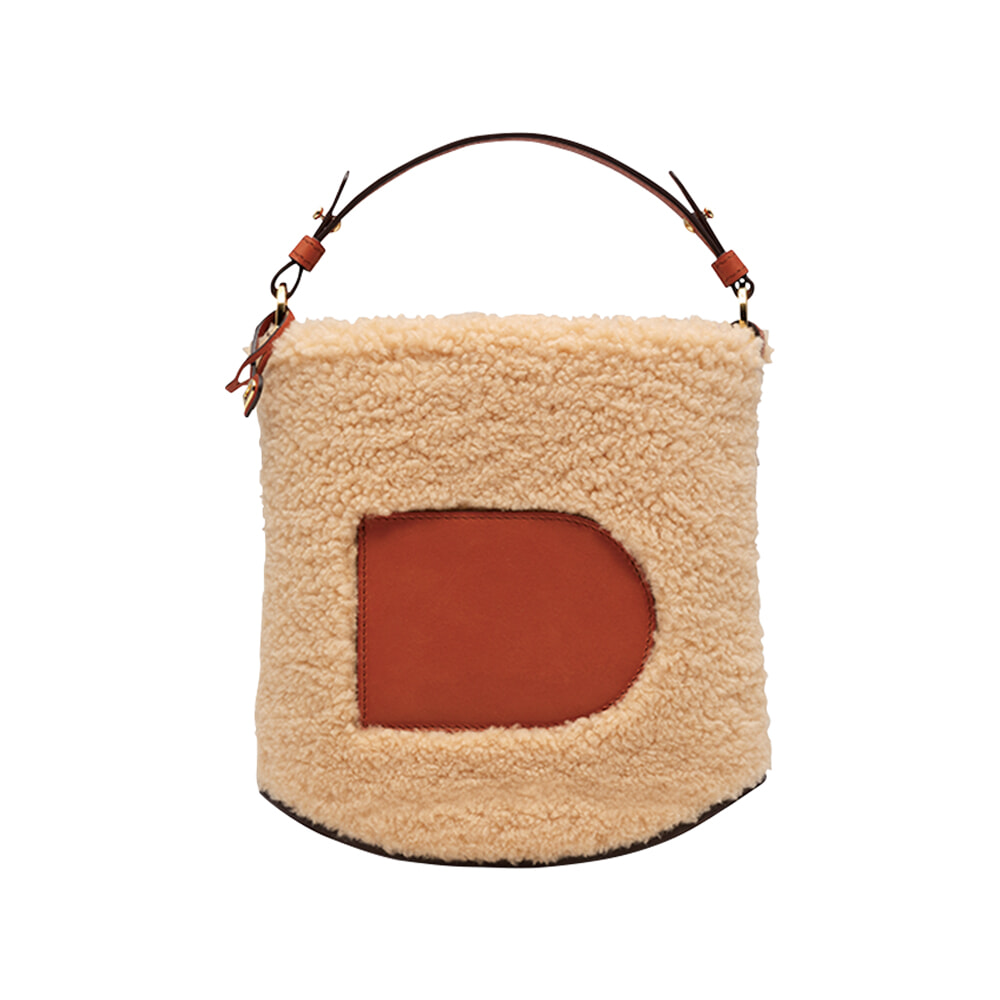 03-fluffy-bag-230926.jpg