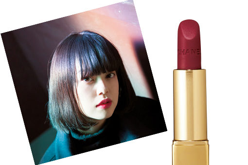 青柳文子が手にした 憧れのシャネルの赤いリップ 特集 Beauty Madamefigaro Jp フィガロジャポン