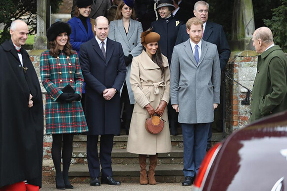 06-211214-christmas-of-royal-family.jpg