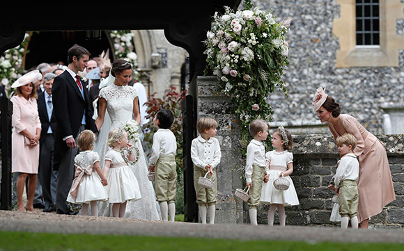 08les-plus-belles-compositions-florales-des-mariages-de-stars-photo-10.jpg