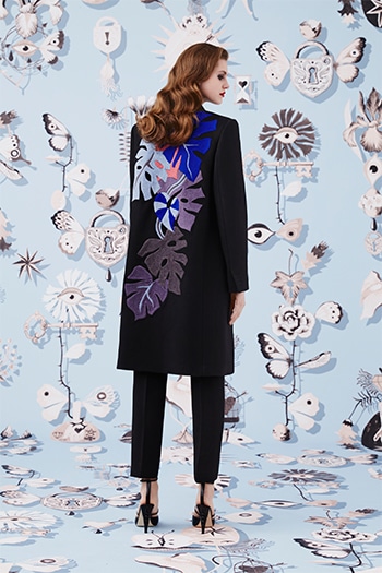 もうじき買える、スキャパレリのプレタ・クチュール。｜Paris