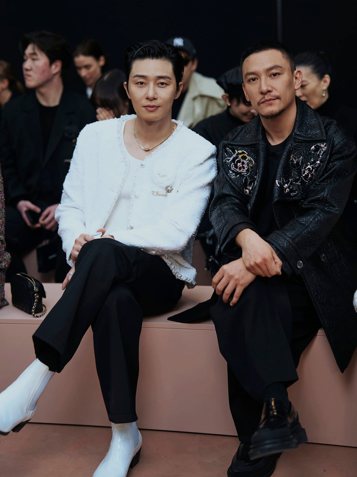 1200-1-chanel_seojun_park_chanel_rtw_fw25_show_march_11th-LD.gif