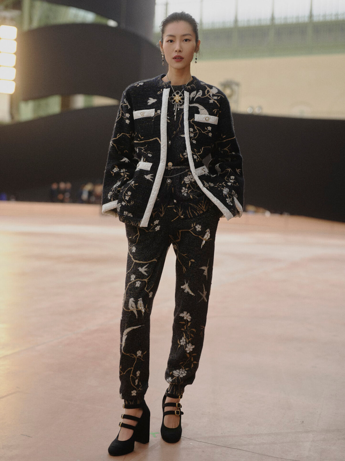 1200-chanel_liu_wen_chanel_rtw_fw25_show_march_11th_1-LD.jpg