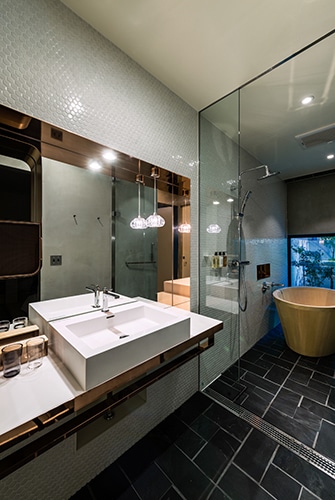 160804-bathroom.jpg