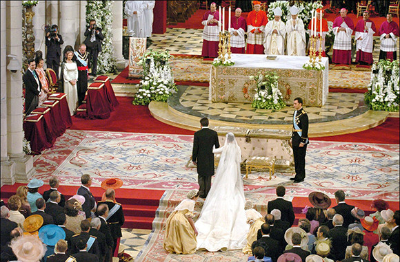 17les-plus-belles-compositions-florales-des-mariages-de-stars-photo-18.jpg