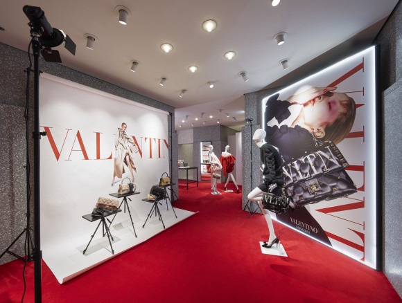 激安の ヴァレンティノGINZA SIXで新作「キャンディスタッズ」を バッグ