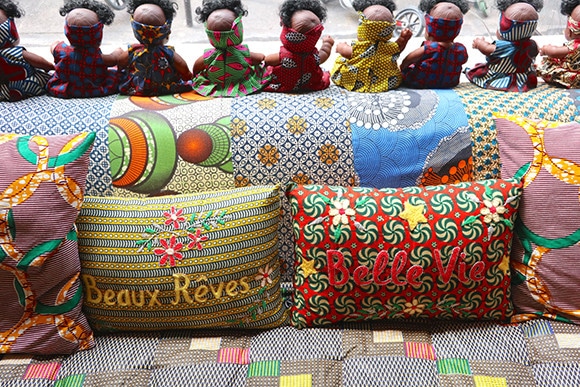 手刺繍が可愛いワックスのバッグやクッションをCSAOで。｜Paris