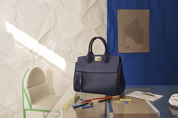 新作バッグ「FERRAGAMO STUDIO BAG」に注目！｜Fashion｜madameFIGARO.jp（フィガロジャポン）