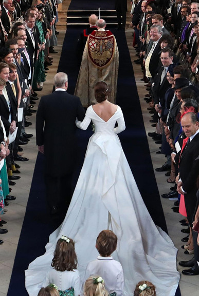 ユージェニー王女が選んだのは 王室の歴史が薫るドレス Culture Madamefigaro Jp フィガロジャポン