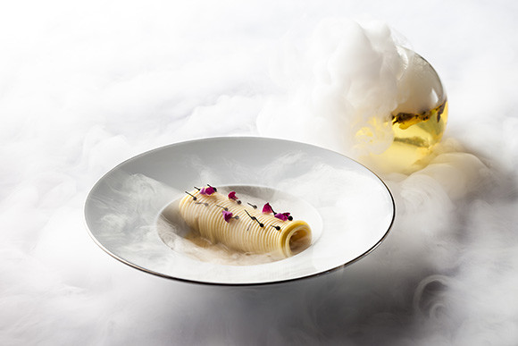 190508_La Terrazza, Spaghetti cacio e pepe with rose buds.jpg