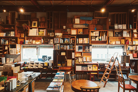松本のカルチャーを牽引する 楽しいブックカフェ 特集 Travel Madamefigaro Jp フィガロジャポン