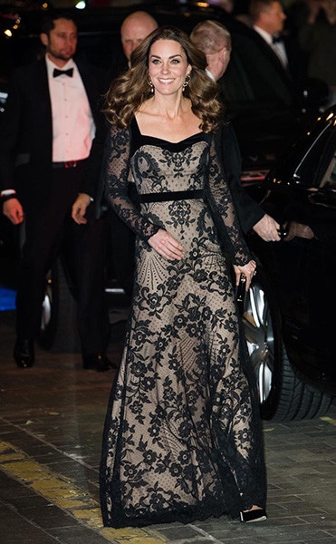 ロンドンを魅了した キャサリン妃の黒のドレス 特集 Culture Madamefigaro Jp フィガロジャポン