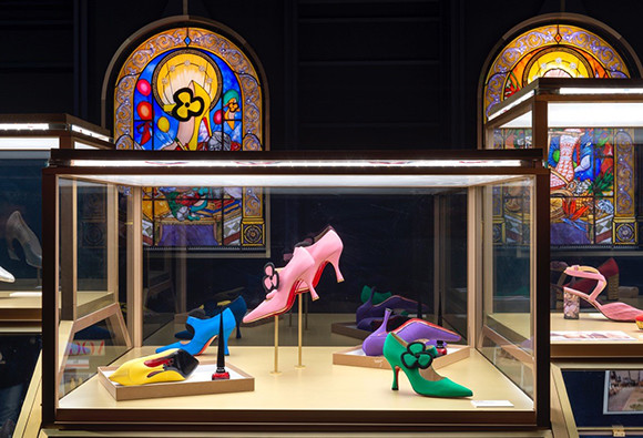 クリスチャン・ルブタン展。写真をたどって行った気分！｜Paris