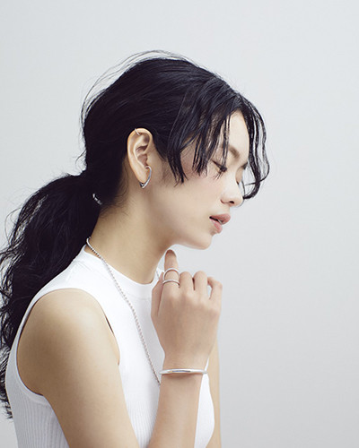 耳もとを彩る、マリハのイヤーカフ。｜Fashion｜madameFIGARO.jp