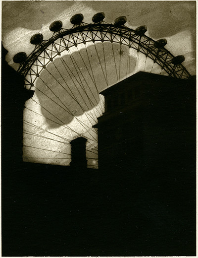 パリ市立近代美術館、『サラ・ムーン』展で時を忘れる。｜Paris