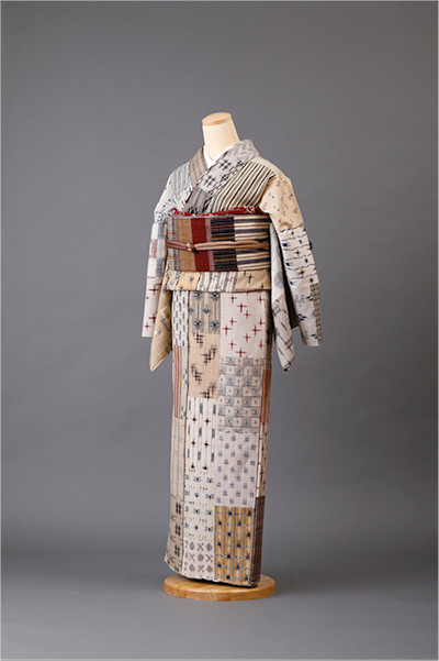 伝説のきもの作家、浦野理一の布をリメイクして展示。｜Fashion
