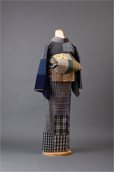 伝説のきもの作家、浦野理一の布をリメイクして展示。｜Fashion