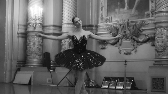 210216-03-The_Grand_Pas_Classique_ballet_video_16_9_Stills.jpg
